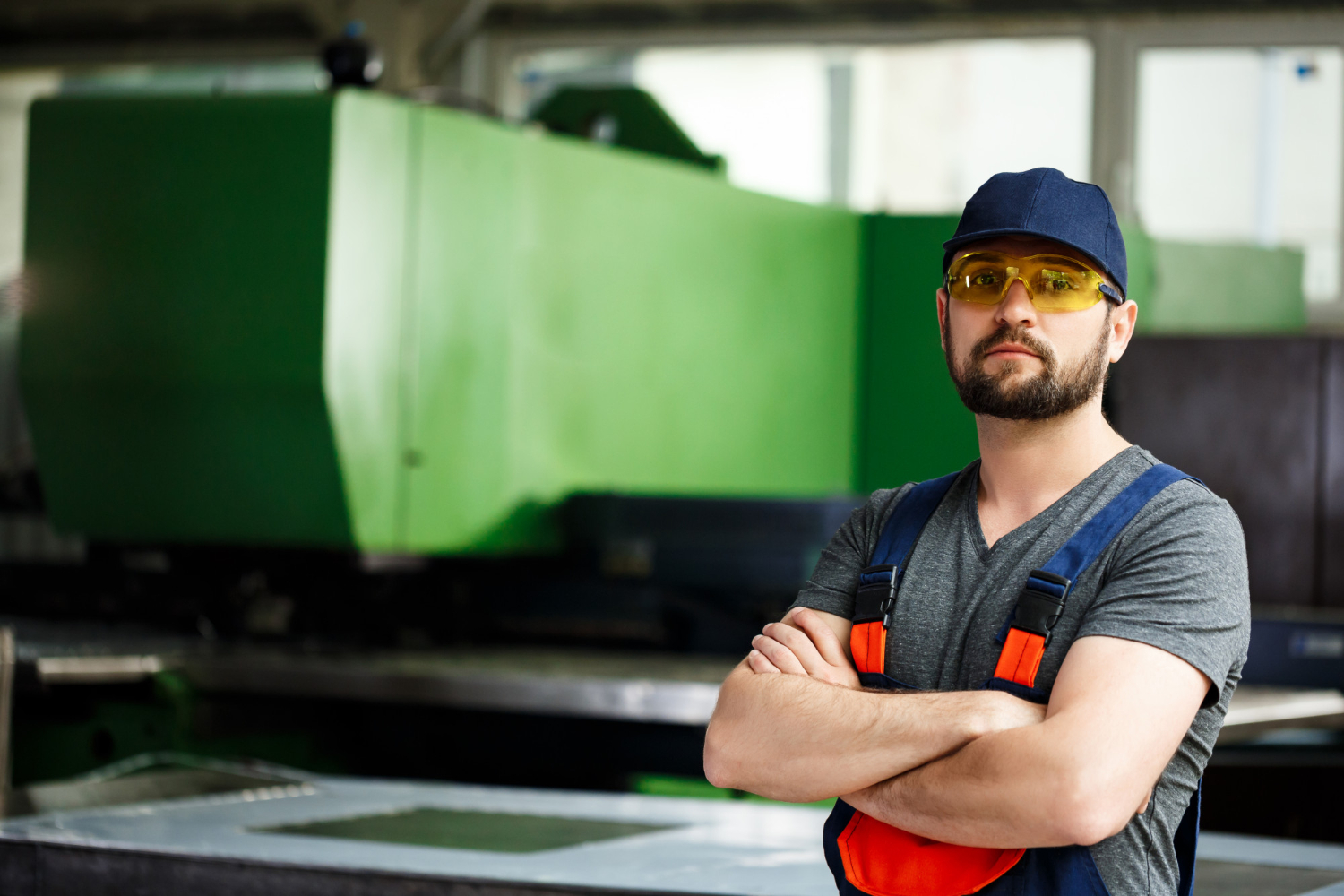 Escuadradoras de madera y centros de mecanizados: claves para un taller productivo