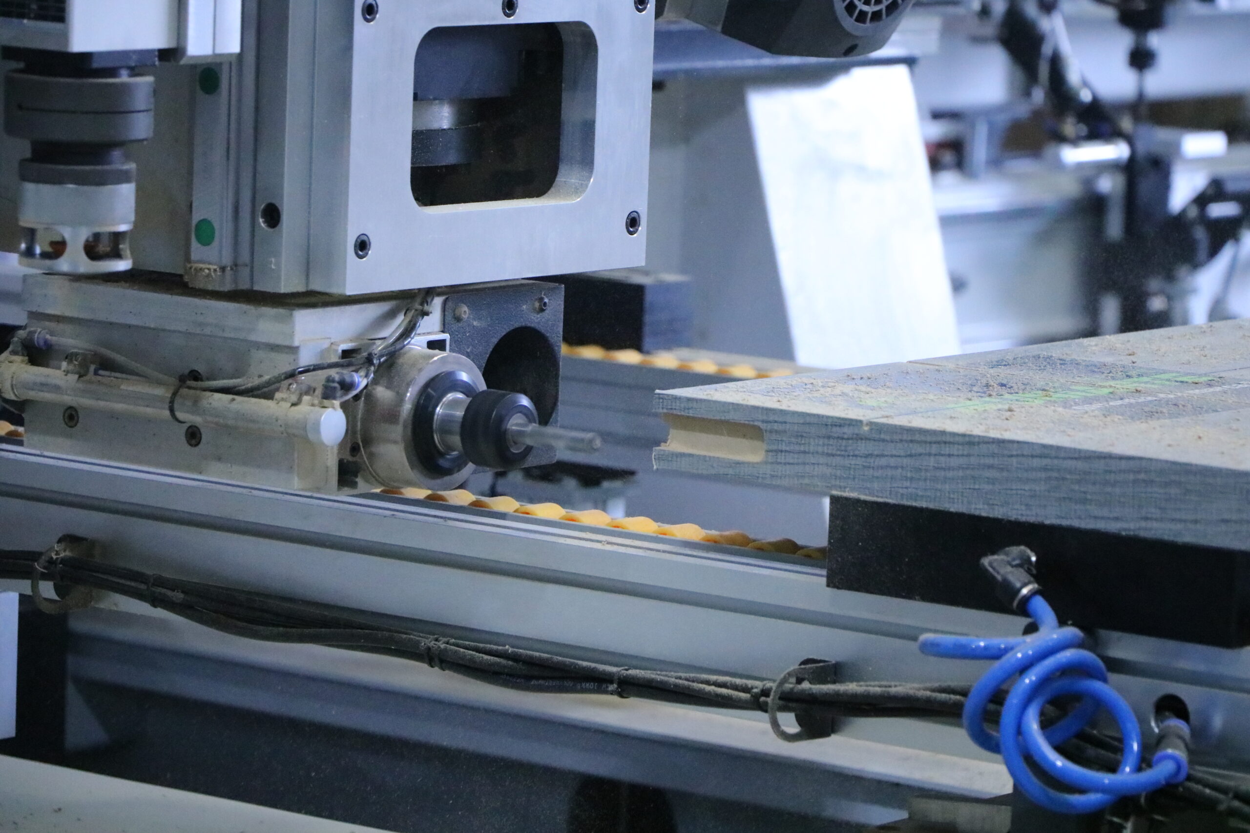 Cómo transformar un taller en una industria competitiva con maquinaria CNC para madera